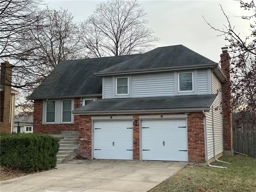 2101 E Sheridan Bridge Lane, Olathe, KS 66062 - #2