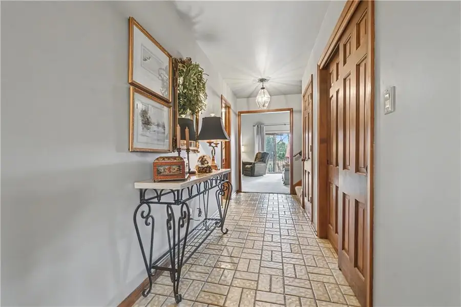 12893 Cambridge Ct Court, Leawood, KS 66209 - Image #3