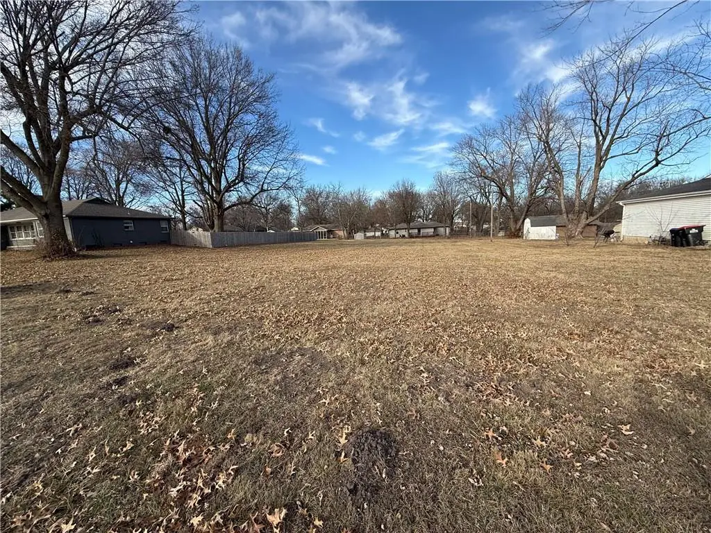 1902 W Main Street, Greenwood, MO 64034 - Image #1
