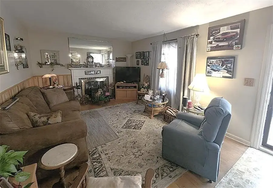 11009 W 56th Terrace, Shawnee, KS 66203 - Image #2