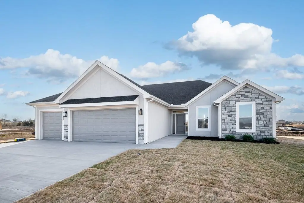 1528 N 157th Lane, Basehor, KS 66007 - Image #1