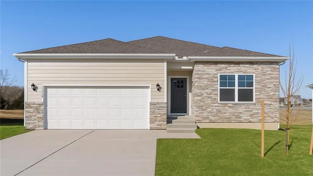 100 Lake Meadows Drive, Smithville, MO 64089 - Image #1