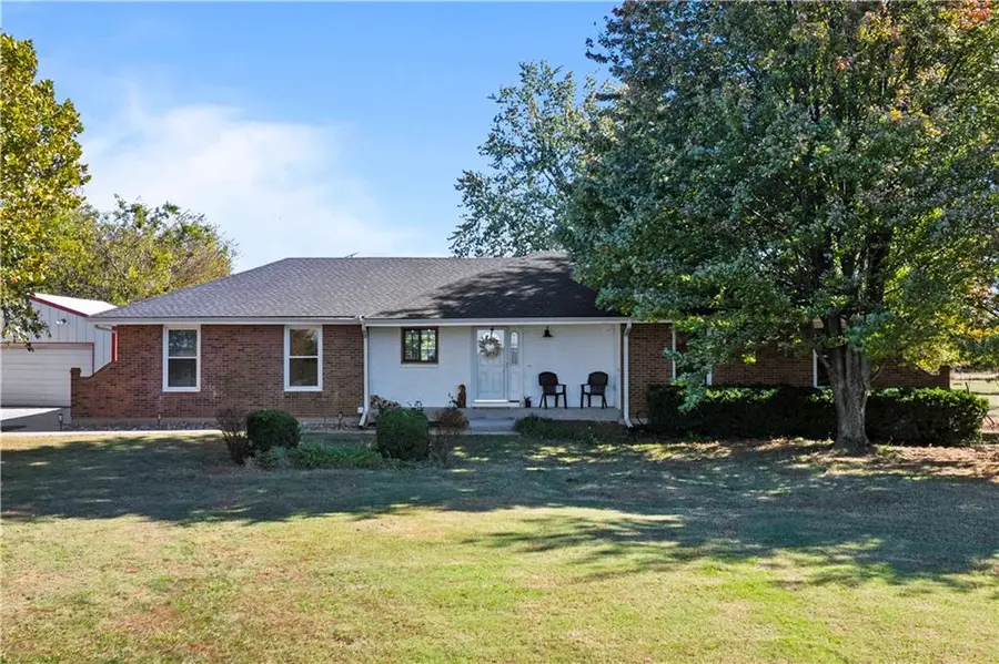 28431 Woodland Road, Paola, KS 66071 - Image #2