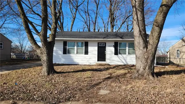 1820 N Vista Drive, Independence, MO 64058