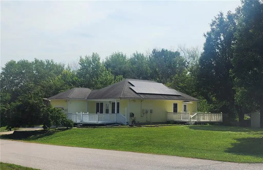 202 E Mcgaughy Street, Hamilton, MO 64644 - #1