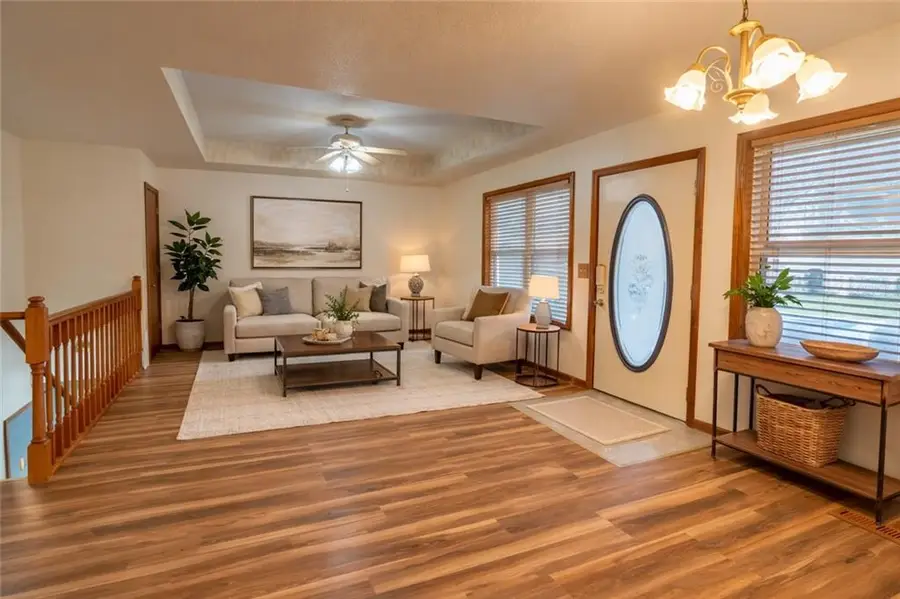 202 E Mcgaughy Street, Hamilton, MO 64644 - #2