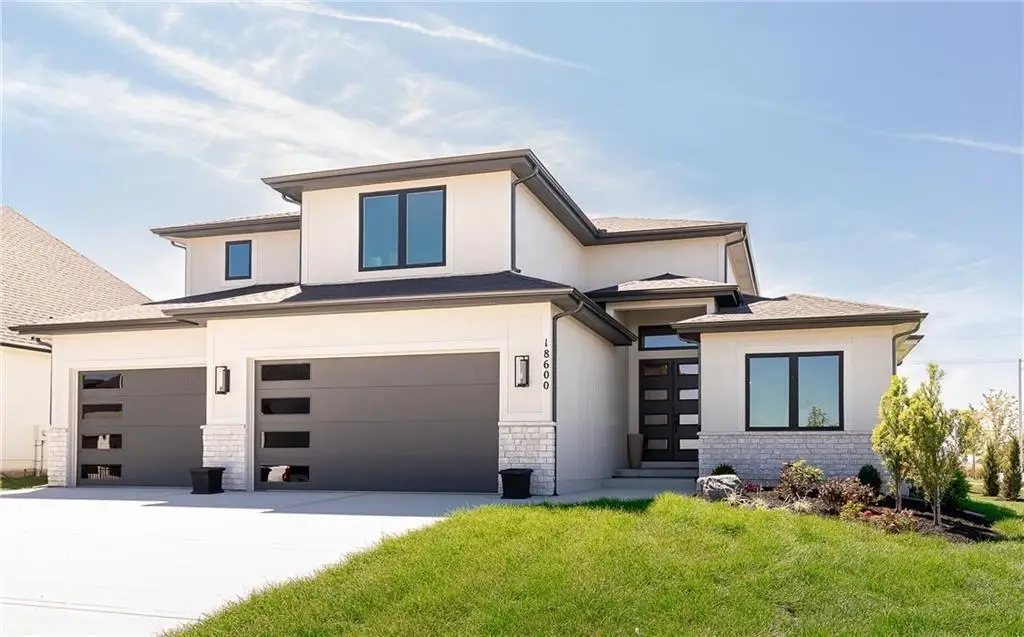 19695 W 113th Place, Olathe, KS 66061 - Image #1