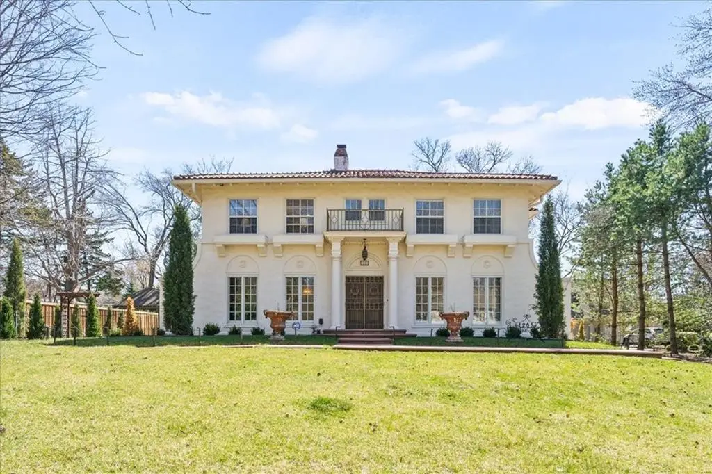 1205 W 60th Terrace, Kansas City, MO 64113 - #1