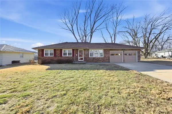 6018 Richards Drive, Shawnee, KS 66216