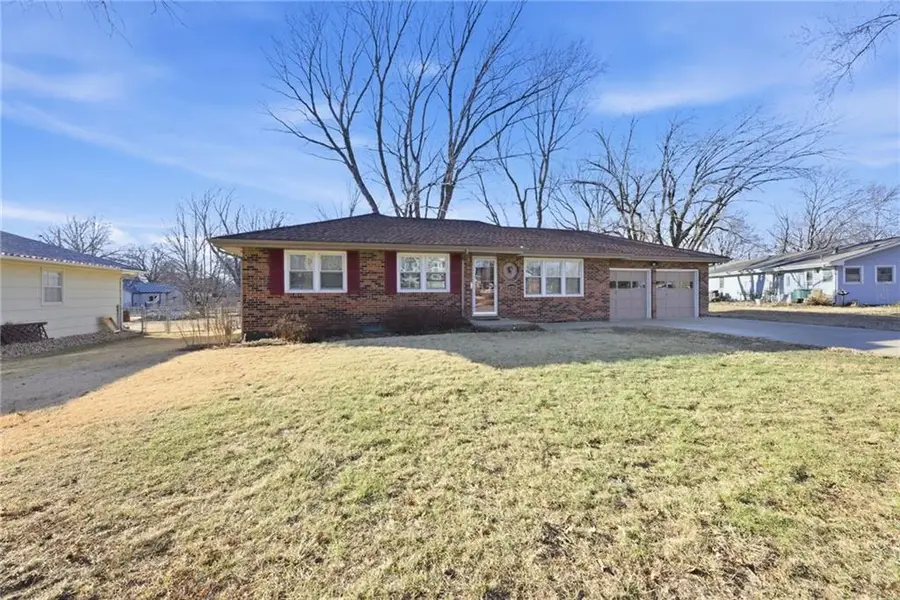6018 Richards Drive, Shawnee, KS 66216 - Image #2