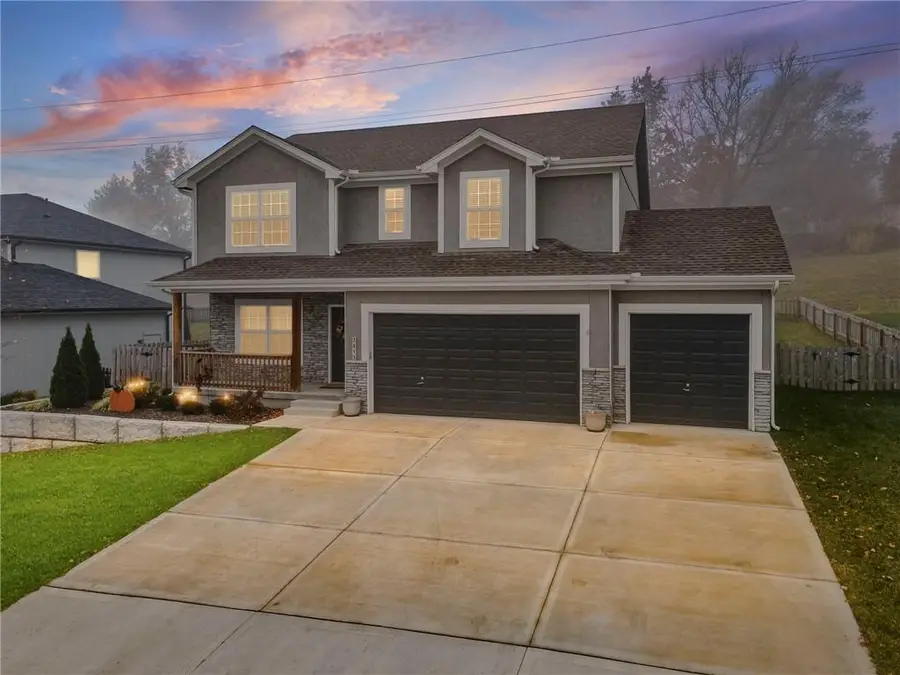 2413 SE Creek Ridge Court, Blue Springs, MO 64014 - Image #2