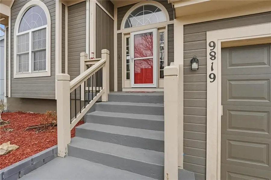 9819 N Donnelly Avenue, Kansas City, MO 64157 - Image #2