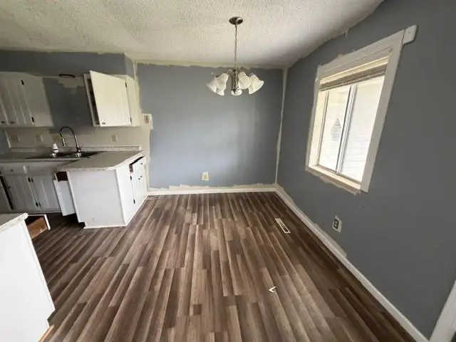 518 W 4th Street, Eureka, KS 67045 - #2