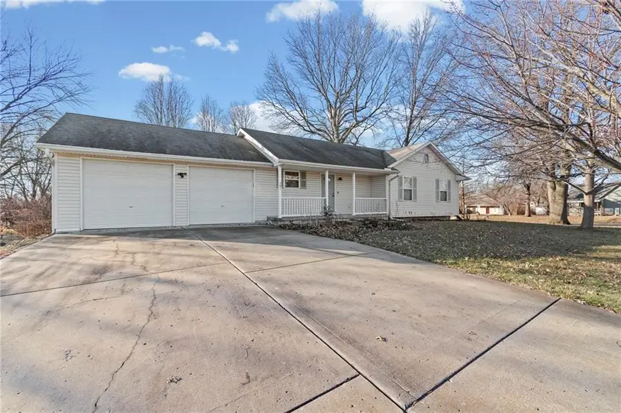 301 Walnut Street, Lathrop, MO 64465 - Image #2