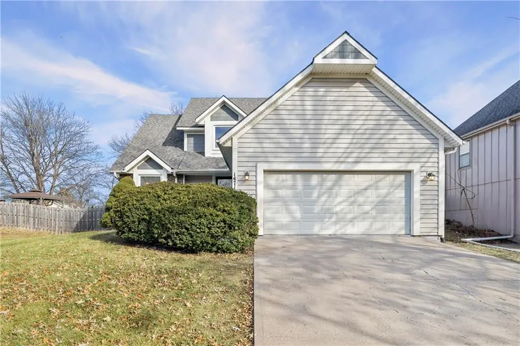 14715 S Summertree Lane, Olathe, KS 66062 - Image #1