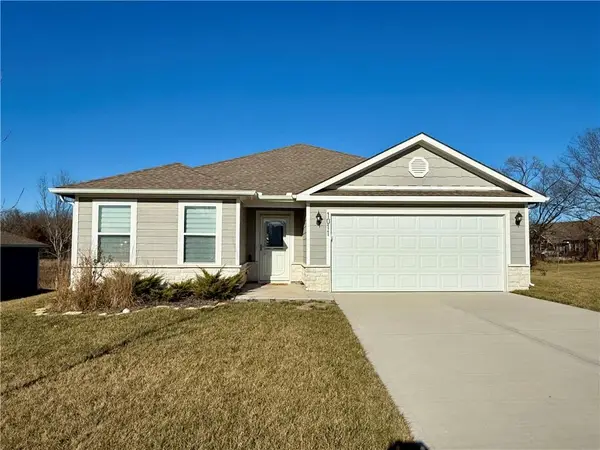 1011 Redbud Drive, Paola, KS 66071