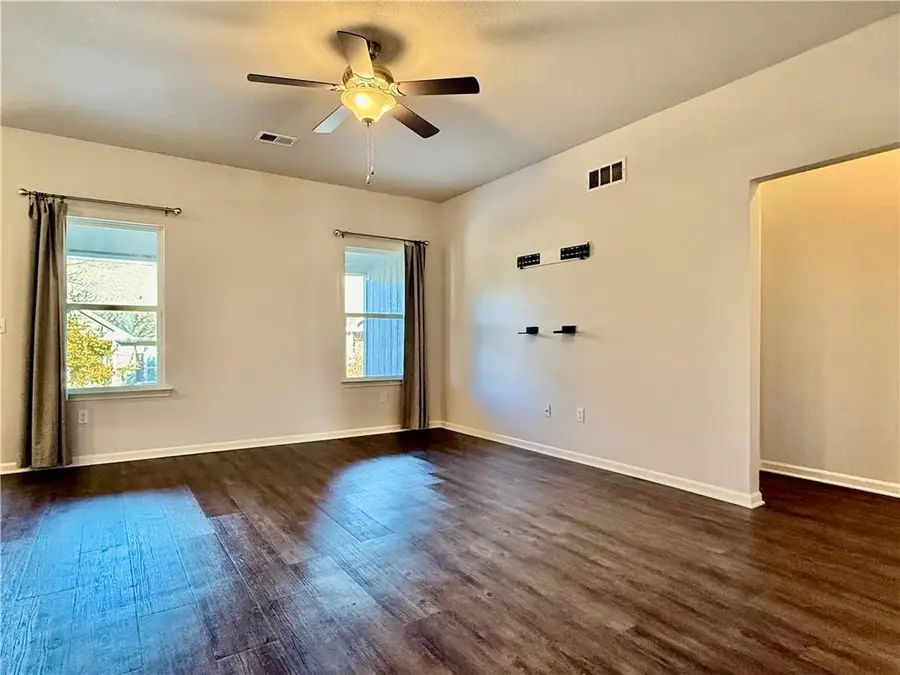 1011 Redbud Drive, Paola, KS 66071 - Image #2