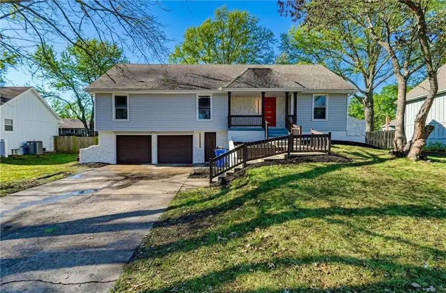 708 Montgomery Avenue, Lees Summit, MO 64081 - Image #2