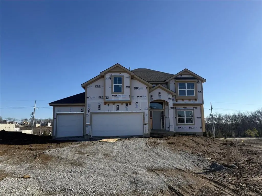 8931 N Poplar Avenue, Kansas City, MO 64156 - Image #1