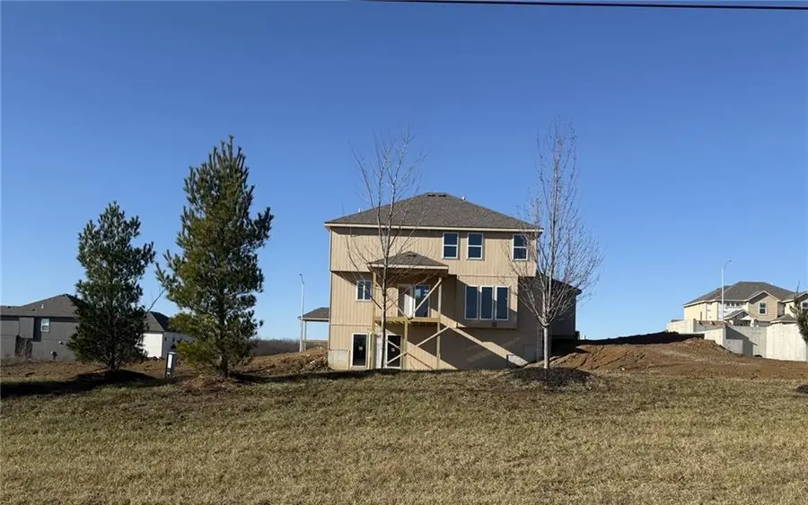 8931 N Poplar Avenue, Kansas City, MO 64156 - Image #2