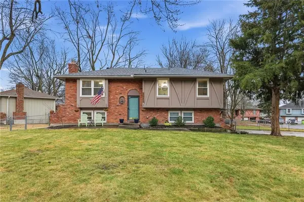 8001 Bel Ray Drive, Belton, MO 64012