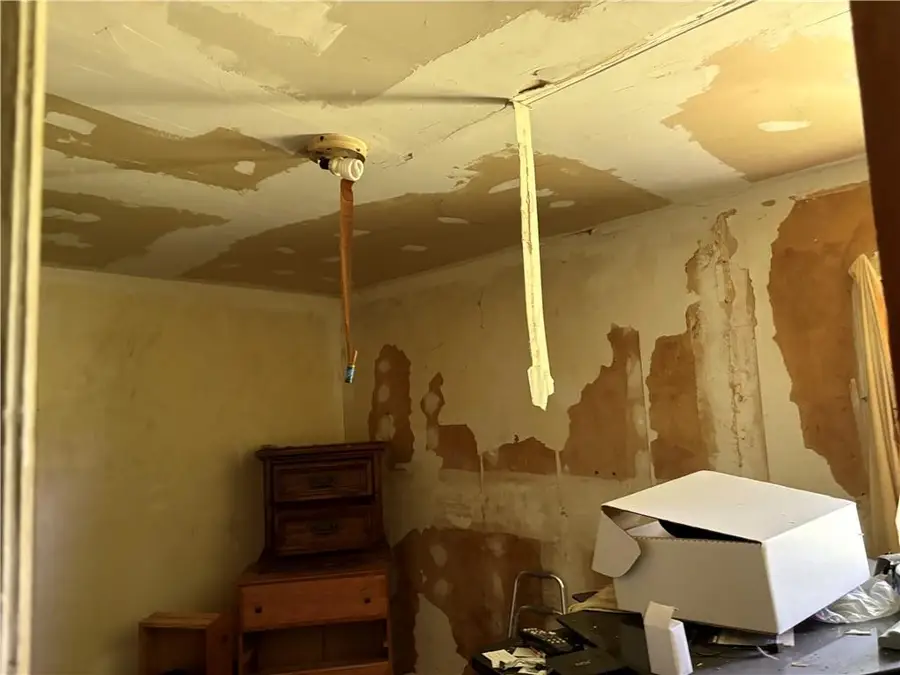 4327 Mersington Avenue, Kansas City, MO 64130 - Image #3