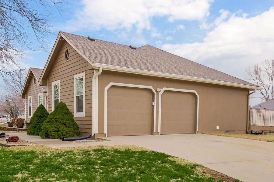 211 SW Cross Creek Drive, Grain Valley, MO 64029 - #2