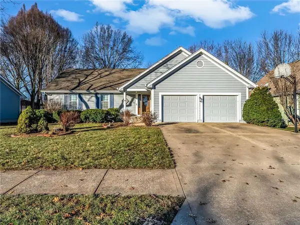 3808 SW Lido Drive, Lee's Summit, MO 64082