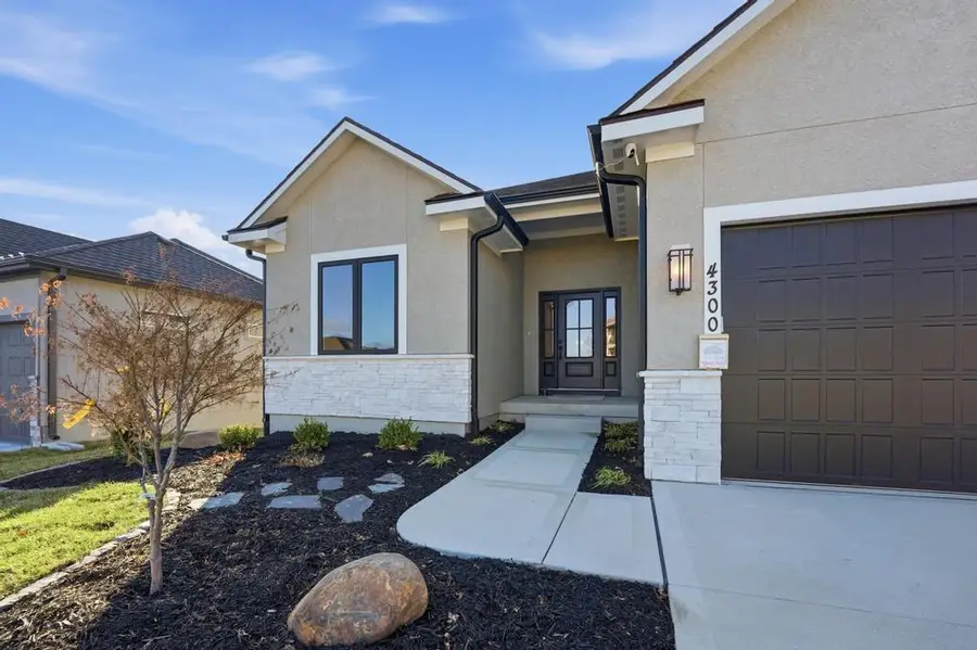 4300 NE Hideaway Drive, Lees Summit, MO 64064 - Image #2