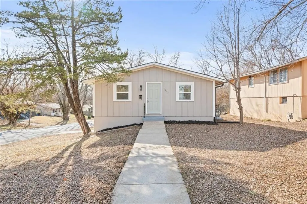 4027 E 45th Street, Kansas City, MO 64130 - Image #1