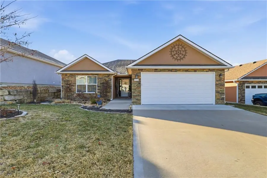 902 Highland Street, Pleasant Hill, MO 64080 - Image #2