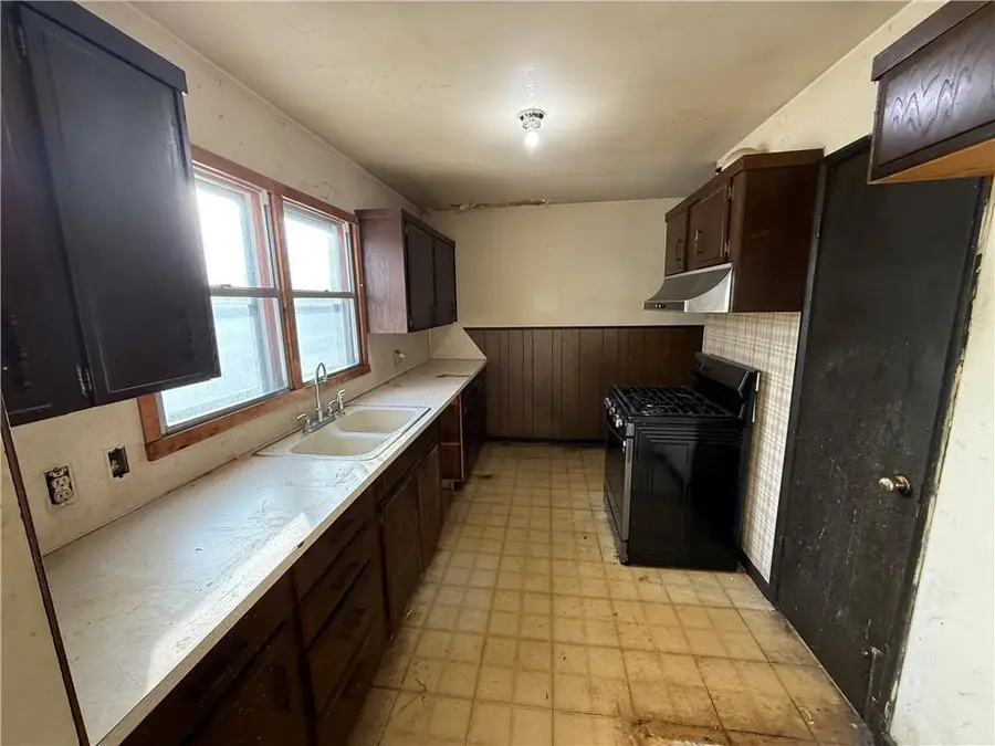 537 N 80th Place, Kansas City, KS 66112 - Image #2