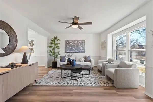 8512 W 98th Street, Overland Park, KS 66212