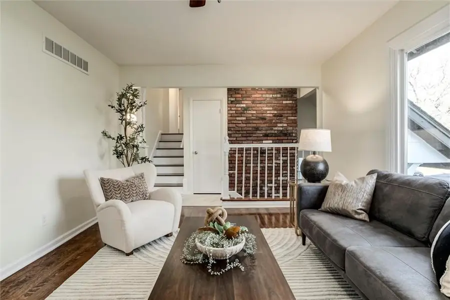 6525 W 101st Street, Overland Park, KS 66212 - Image #3