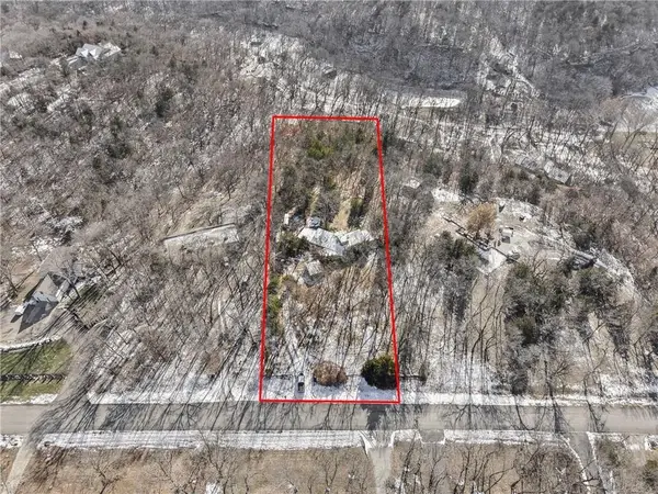 28131 W 85 Terrace, De Soto, KS 66018