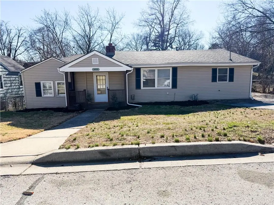 9719 W 59th Terrace, Merriam, KS 66203 - Image #2