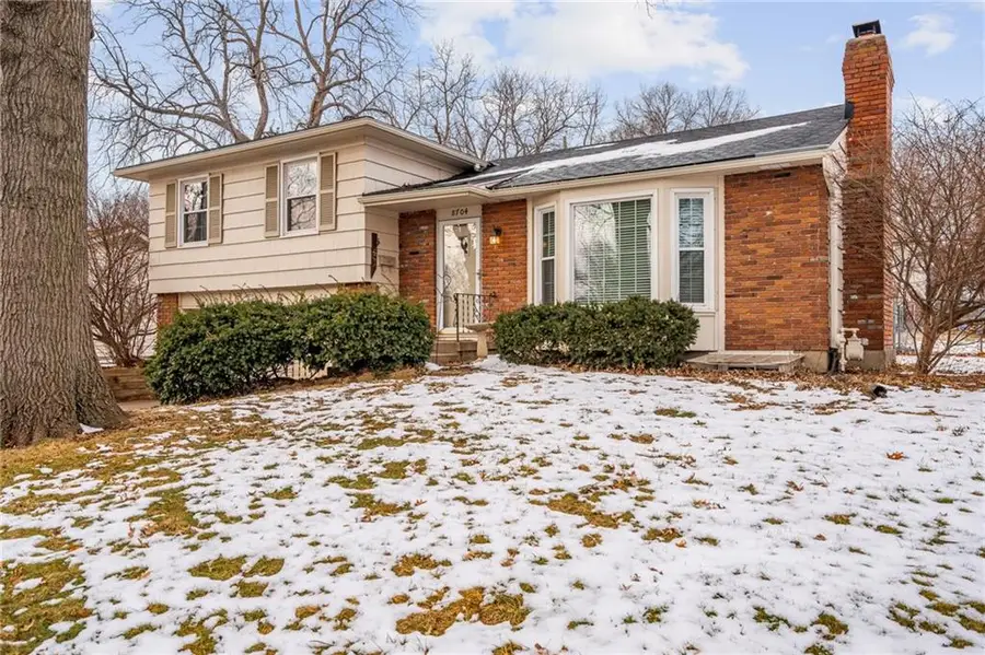 8704 W 72nd Street, Merriam, KS 66204 - #2