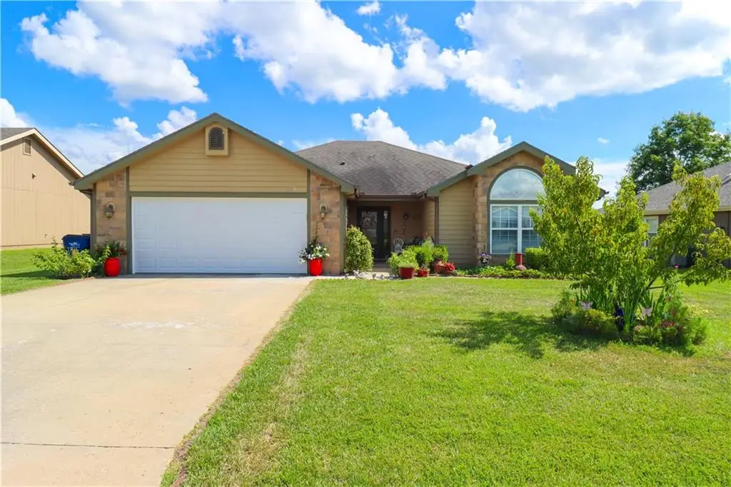 329 W 26th Lane, Eudora, KS 66025 - Image #1