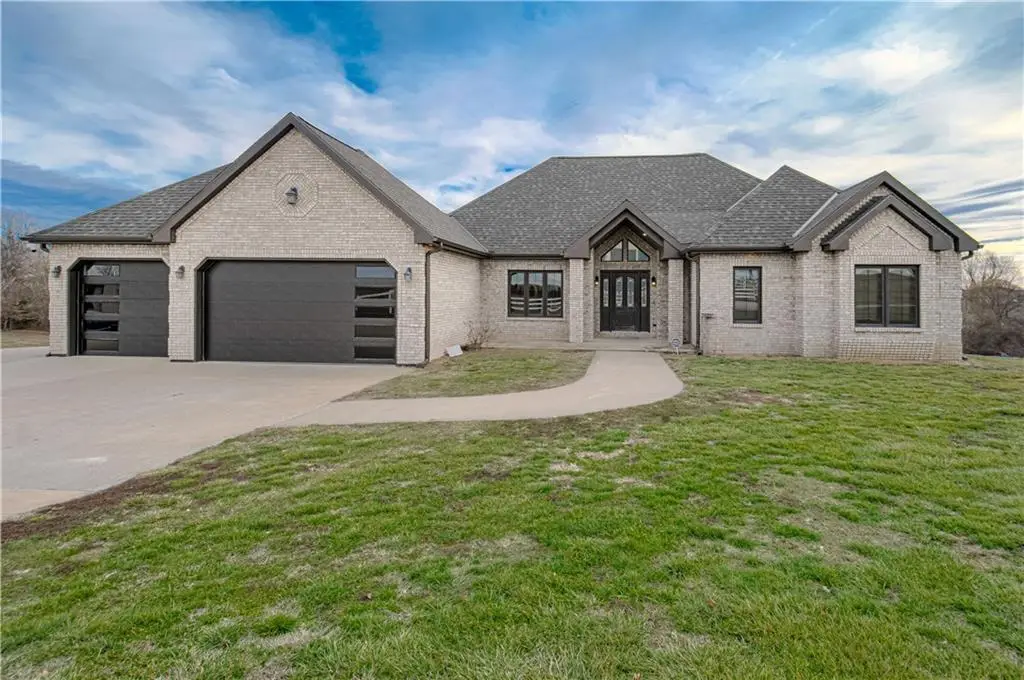 16294 Eastlake Drive, Lexington, MO 64067 - Image #1