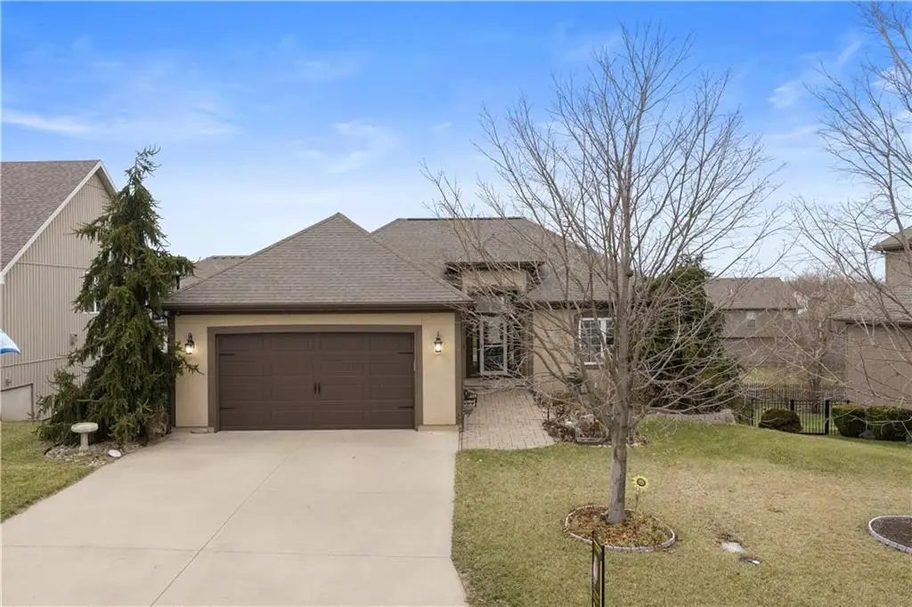 2311 NW Hedgewood Drive, Grain Valley, MO 64029 - Image #1