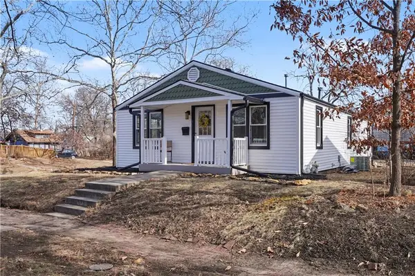 700 Missouri Street, Lawrence, KS 66044