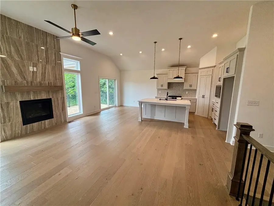 1204 Nw 5th Street, Oak Grove, MO 64075 - Image #3