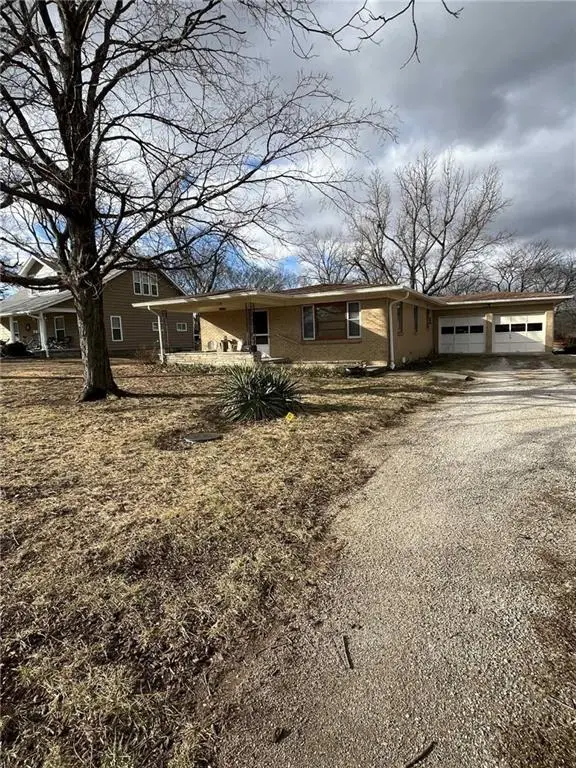 720 N 8th Street, Humboldt, KS 66748 - Image #2
