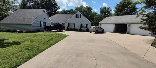 5 Canary Circle, Iola, KS 66749