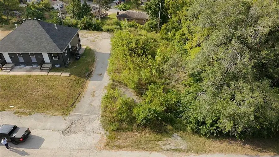 11527 E Lexington Avenue, Sugar Creek, MO 64054 - Image #2