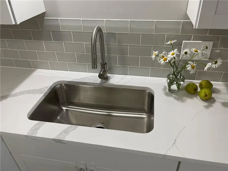 3301 Bridge Manor Drive, Kansas City, MO 64137 - Image #3