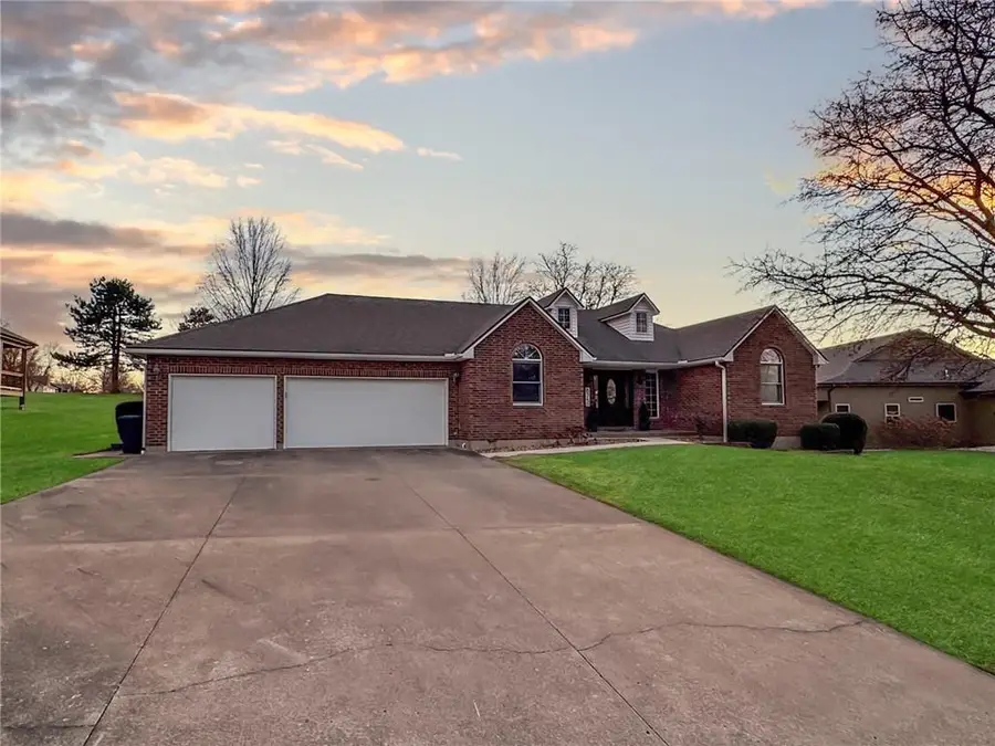 875 Willow Tree Court, Higginsville, MO 64037 - Image #2