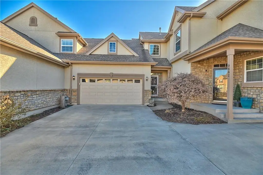 9886 Nieman Place, Overland Park, KS 66213 - Image #1