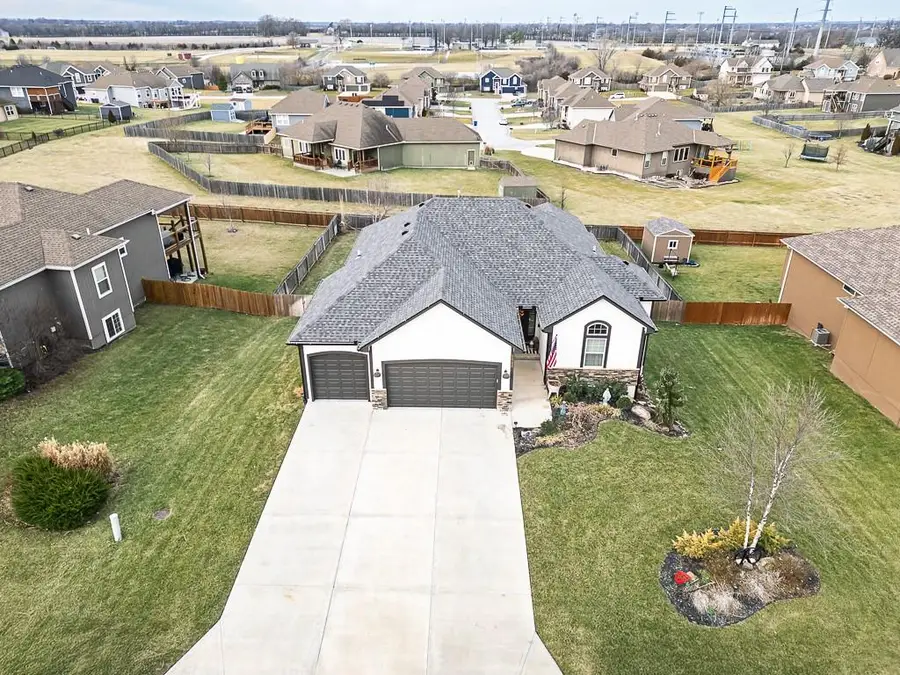 6988 141st Street, Basehor, KS 66007 - Image #2