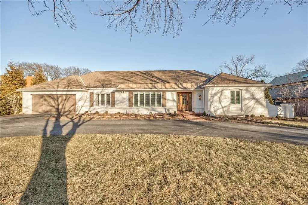 6717 Willow Lane, Mission Hills, KS 66208 - Image #1